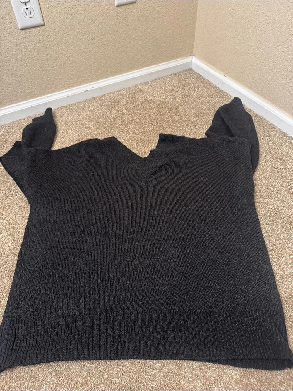 Pink Clover Black V-Neck Knit Sweater ribbed cuff hem SZ XL